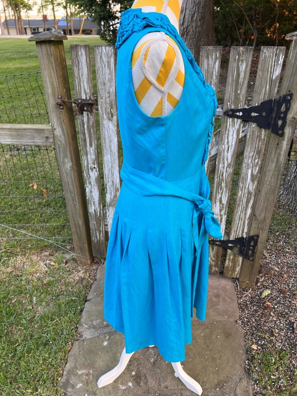 🌟Host Pick🌟Jessica Howard Vibrant Turquoise Sleeveless Ruffle V-Neck Midi Dress - Picture 7 of 10